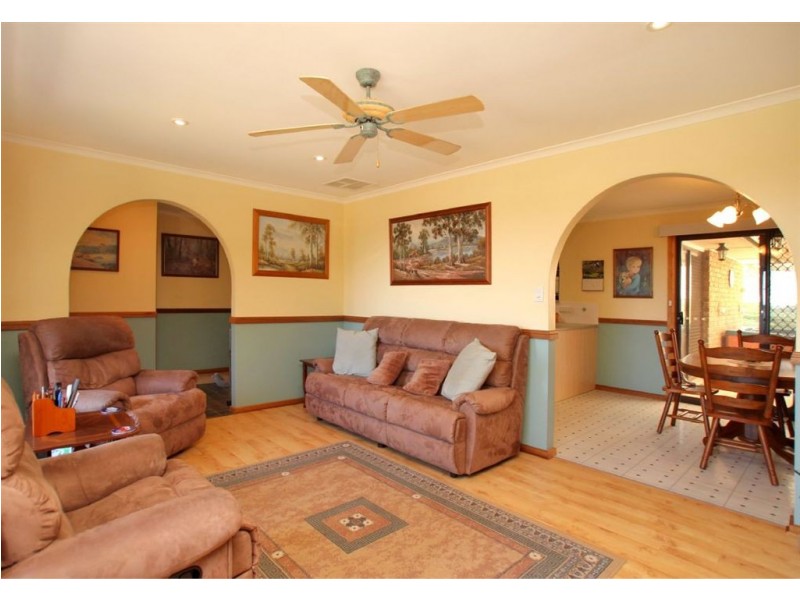 40 Lynlee Crescent, Huntfield Heights SA 5163
