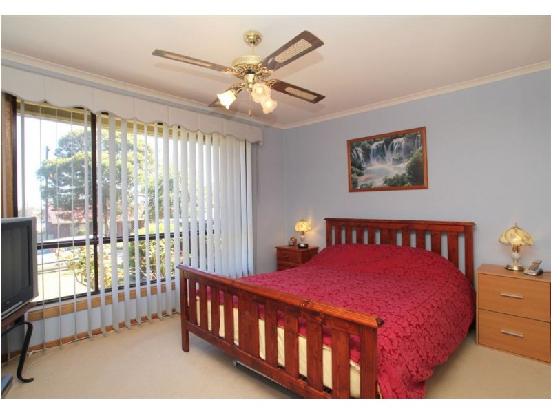 40 Lynlee Crescent, Huntfield Heights SA 5163