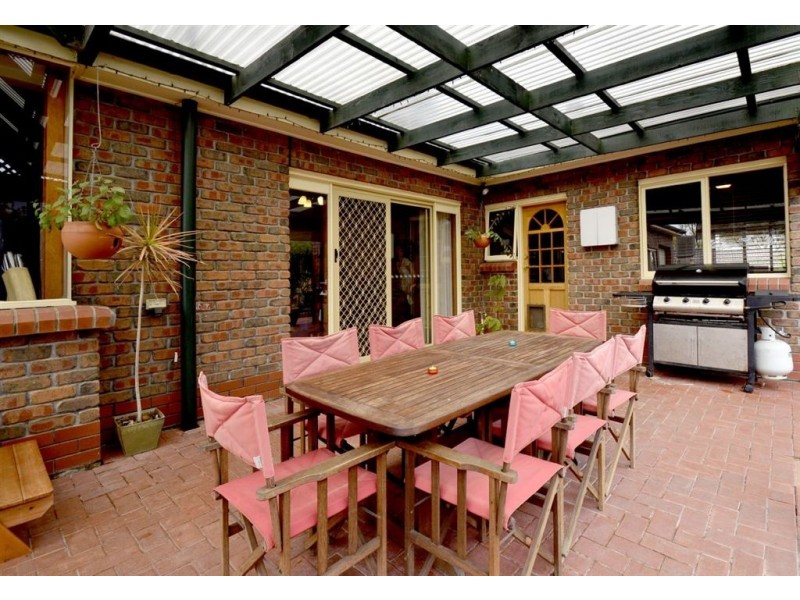 23 Crossdale Drive, Aberfoyle Park SA 5159