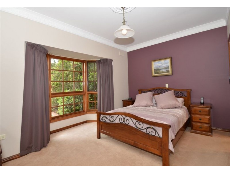 23 Crossdale Drive, Aberfoyle Park SA 5159