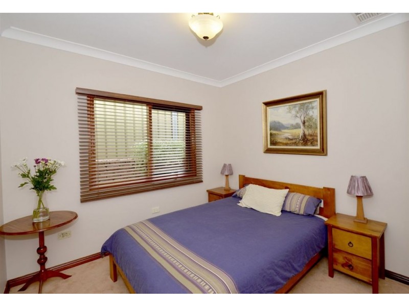 23 Crossdale Drive, Aberfoyle Park SA 5159