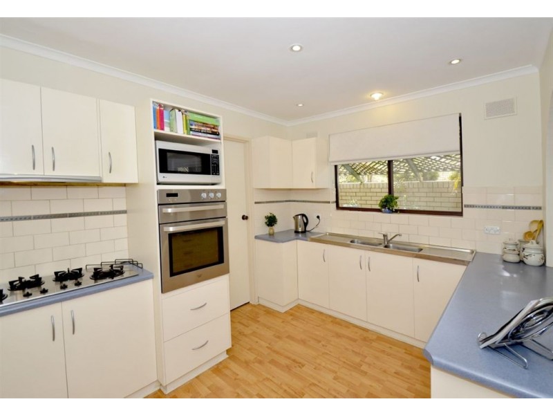 7 Camelot Crescent, Seacombe Heights SA 5047