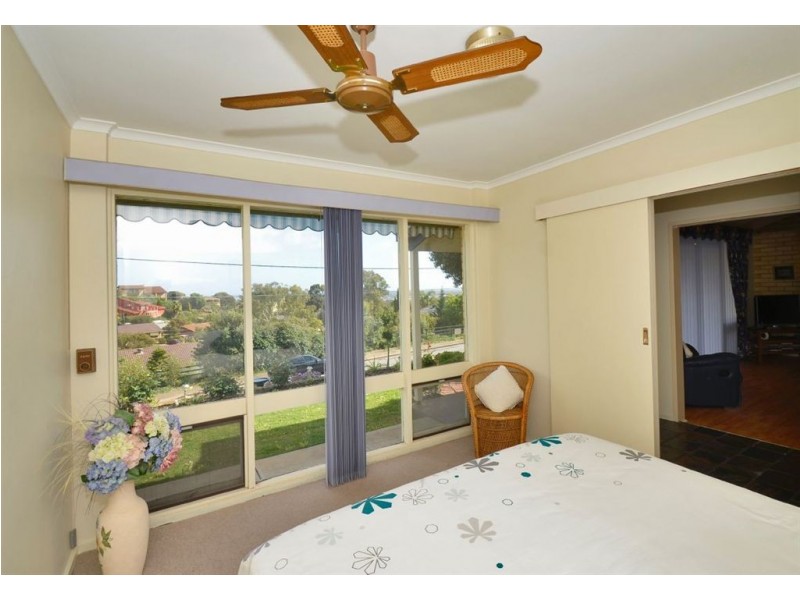 7 Camelot Crescent, Seacombe Heights SA 5047