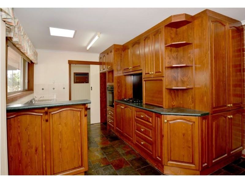 2 Ebor Crescent, Aberfoyle Park SA 5159