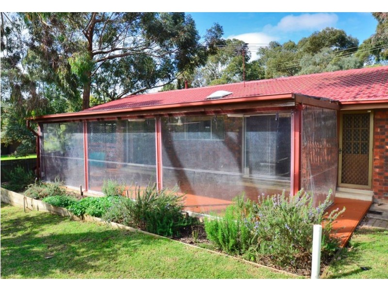 2 Ebor Crescent, Aberfoyle Park SA 5159