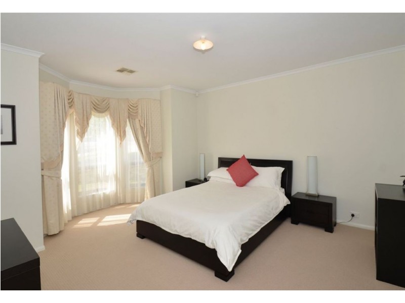 5 Pinnacle Crescent, Flagstaff Hill SA 5159