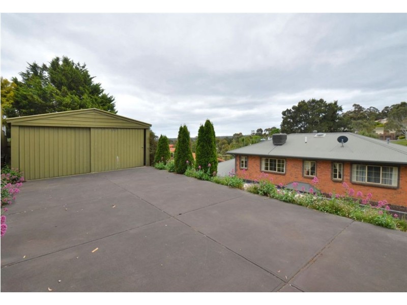 24 Maluka Drive, Happy Valley SA 5159