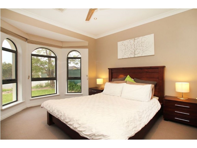 12 Dianne Street, Happy Valley SA 5159