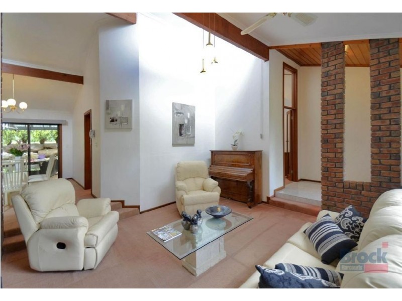 28 Monaco Circuit, Aberfoyle Park SA 5159