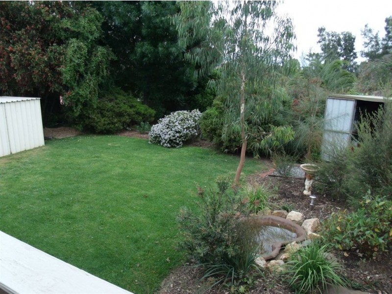 15 Horseshoe Drive, Aberfoyle Park SA 5159