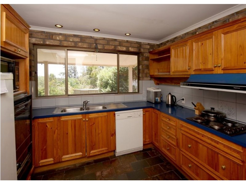15 Horseshoe Drive, Aberfoyle Park SA 5159