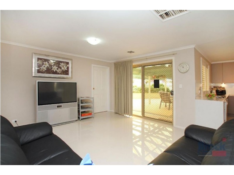 2 Hopkins Court, Woodcroft SA 5162