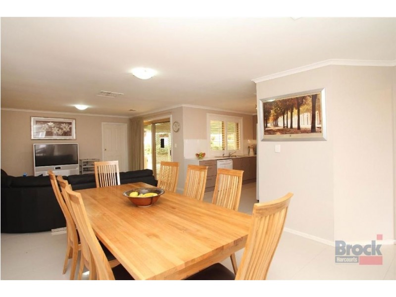 2 Hopkins Court, Woodcroft SA 5162