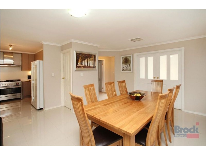 2 Hopkins Court, Woodcroft SA 5162