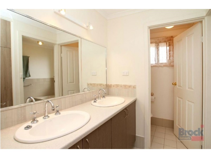 2 Hopkins Court, Woodcroft SA 5162