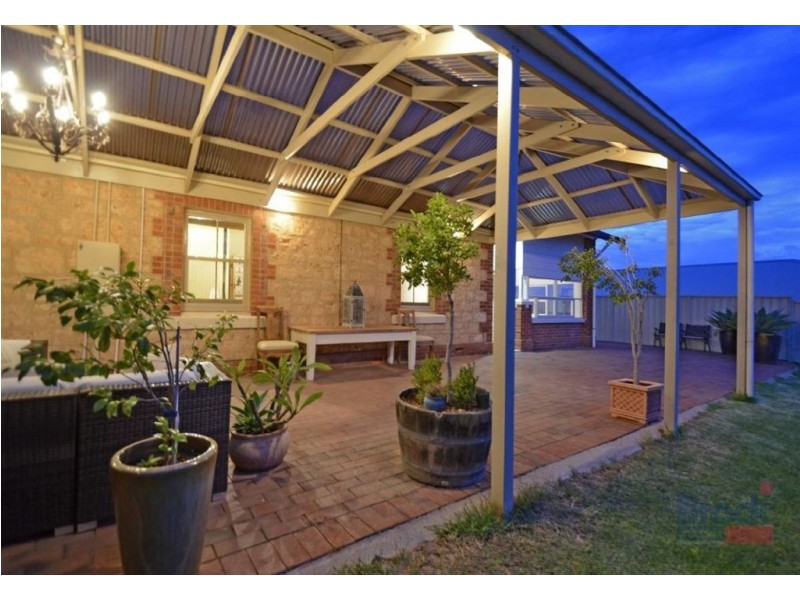 24 Newfield Drive, Old Reynella SA 5161