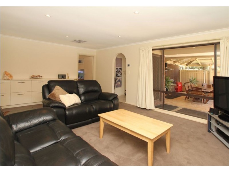 1 Hamilton Crescent, Aberfoyle Park SA 5159