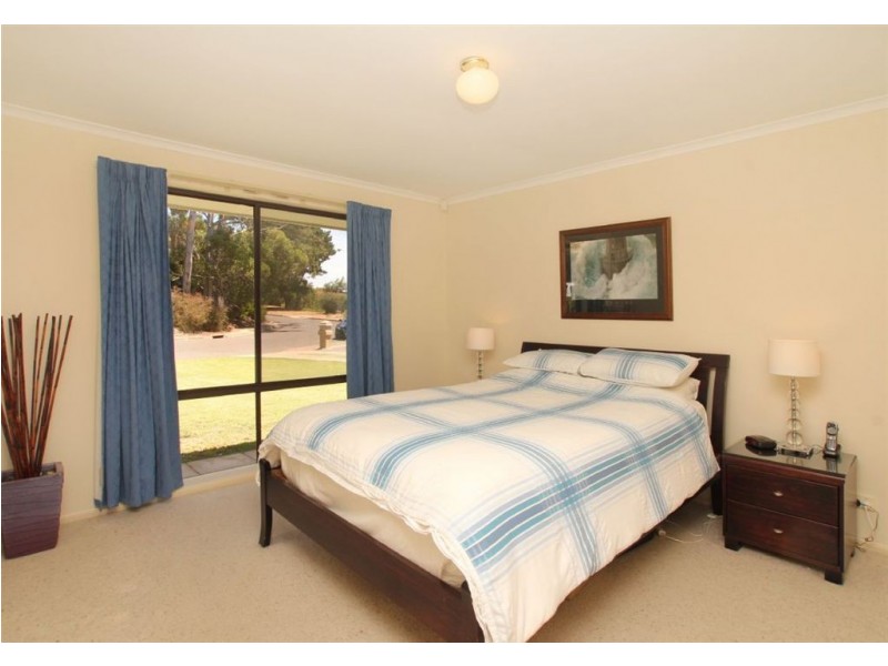 1 Hamilton Crescent, Aberfoyle Park SA 5159