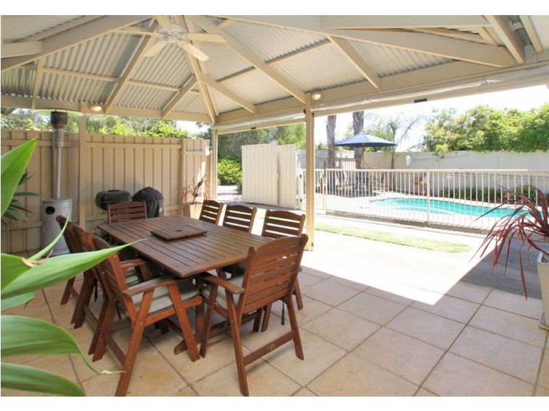 1 Hamilton Crescent, Aberfoyle Park SA 5159