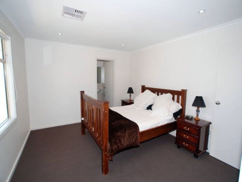 32 Seaview Street, Aldinga Beach SA 5173