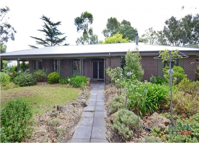 1 Surrey Crt, Flagstaff Hill SA 5159