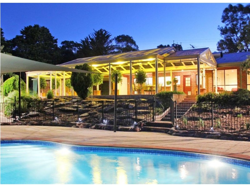 69 Oakridge Road, Aberfoyle Park SA 5159