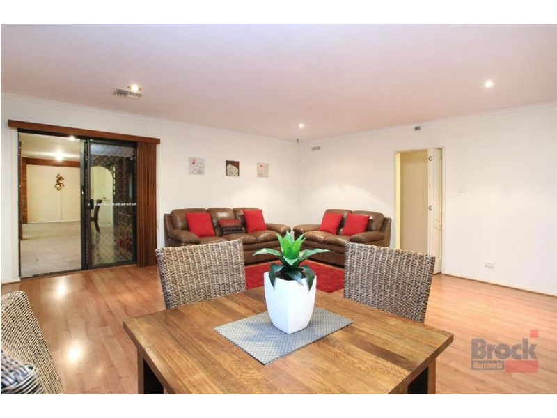 69 Oakridge Road, Aberfoyle Park SA 5159