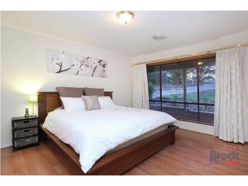 69 Oakridge Road, Aberfoyle Park SA 5159