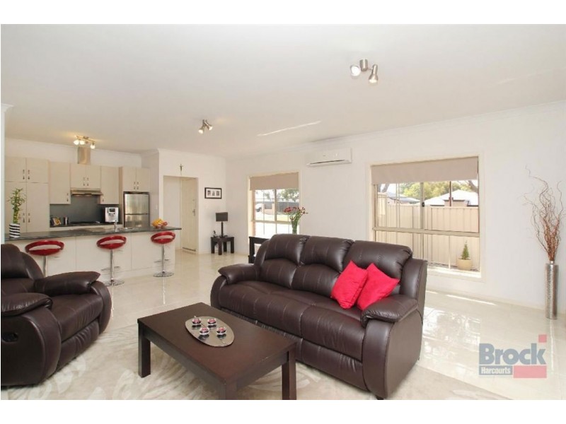 7 Bishops Hill Road, Happy Valley SA 5159