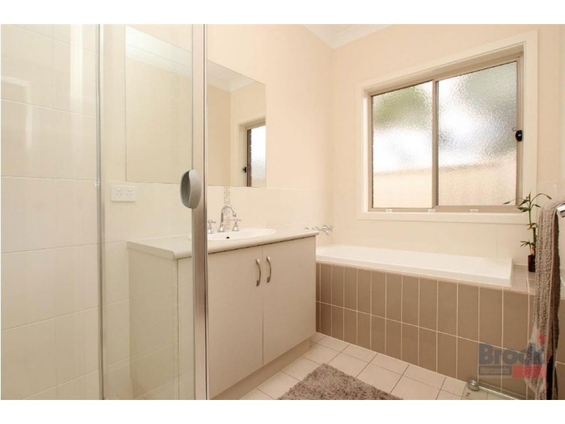 7 Bishops Hill Road, Happy Valley SA 5159