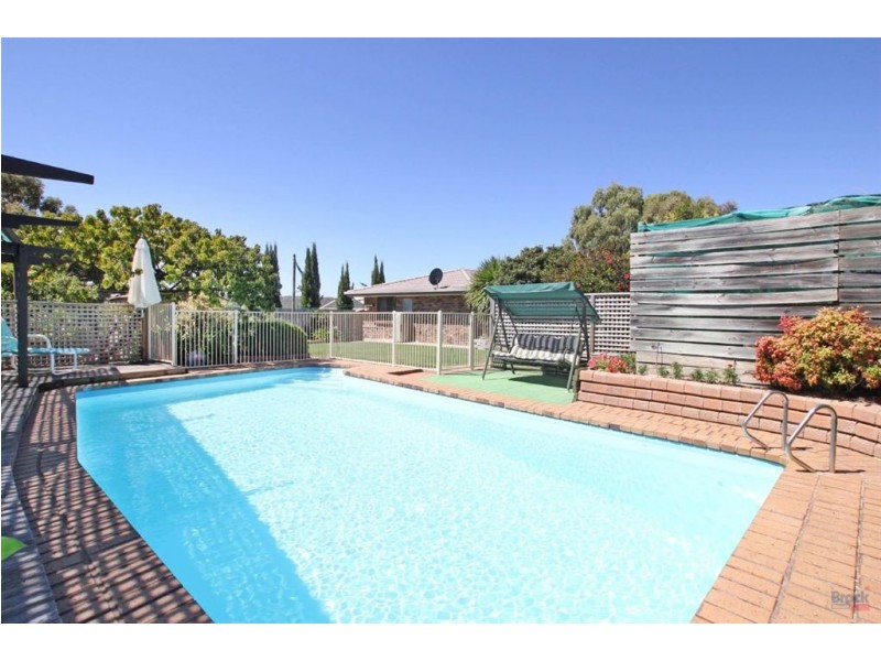 2 Arbell Crescent, Flagstaff Hill SA 5159