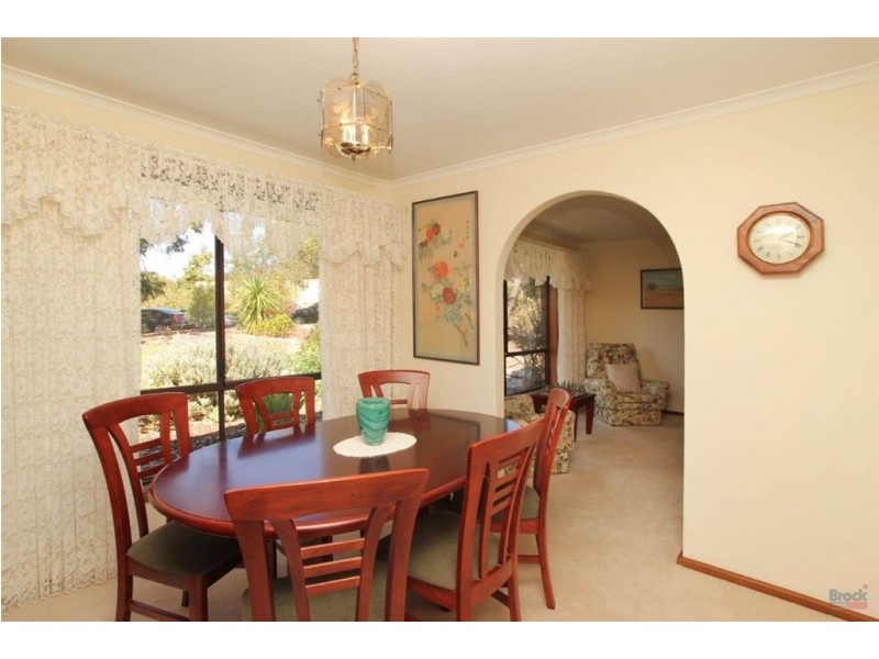2 Arbell Crescent, Flagstaff Hill SA 5159
