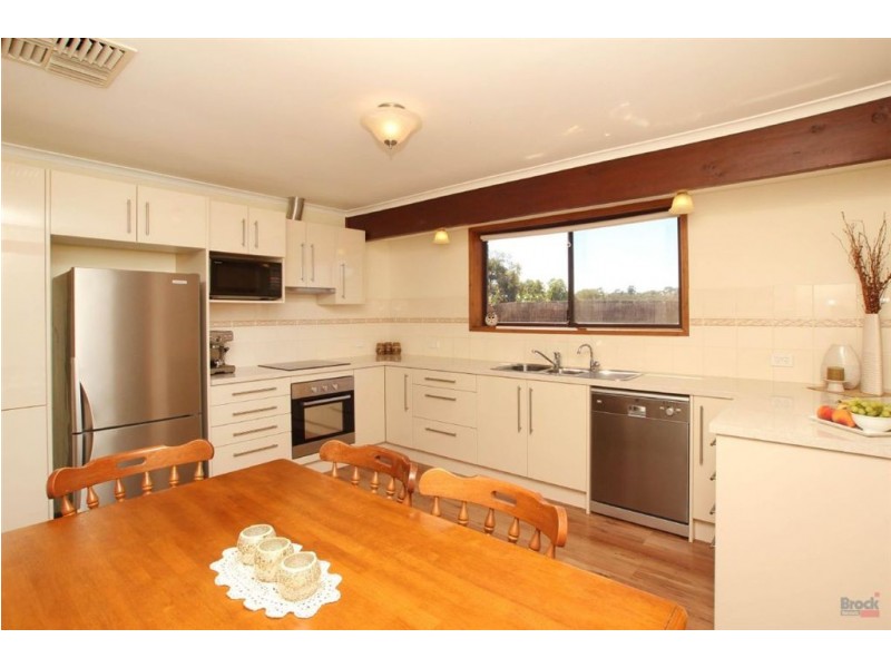 2 Arbell Crescent, Flagstaff Hill SA 5159