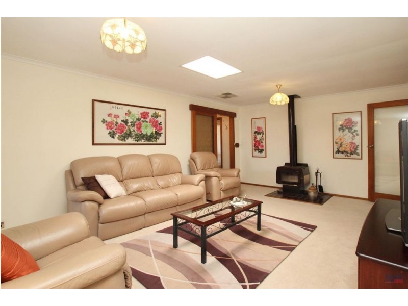 2 Arbell Crescent, Flagstaff Hill SA 5159