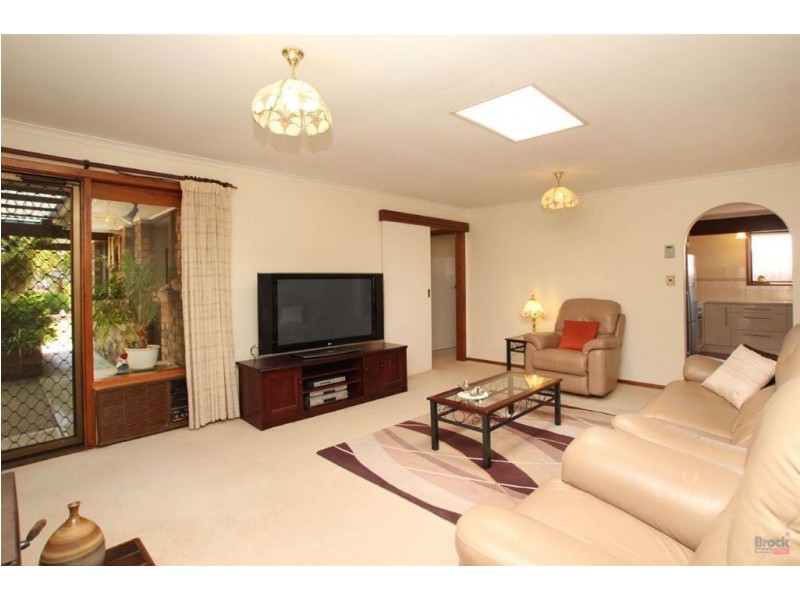 2 Arbell Crescent, Flagstaff Hill SA 5159