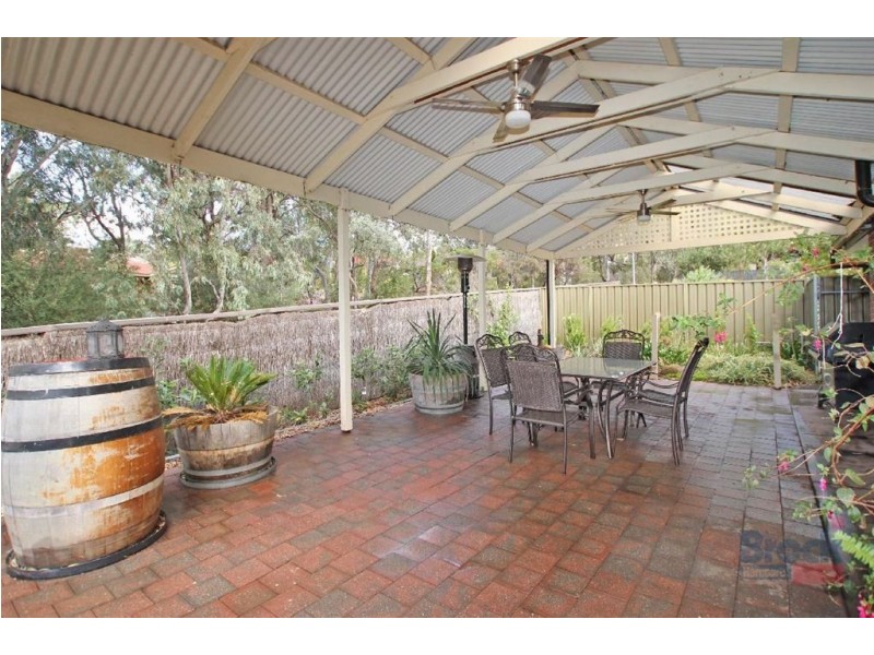 27 Crossdale Drive, Aberfoyle Park SA 5159