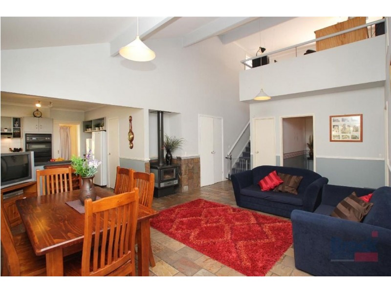 27 Crossdale Drive, Aberfoyle Park SA 5159