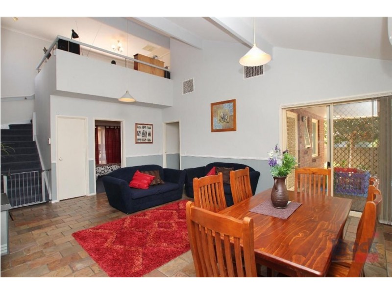 27 Crossdale Drive, Aberfoyle Park SA 5159