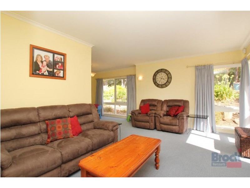 27 Crossdale Drive, Aberfoyle Park SA 5159