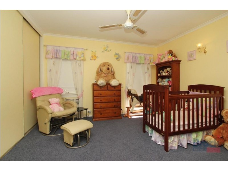 27 Crossdale Drive, Aberfoyle Park SA 5159