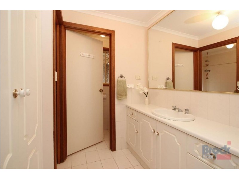 6 Lennon Drive, Woodcroft SA 5162