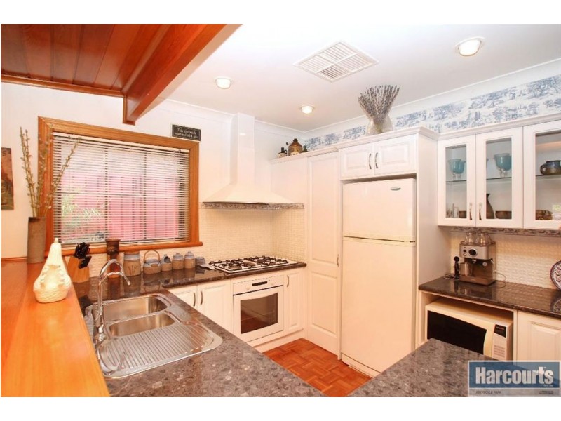 12 Crossdale Drive, Aberfoyle Park SA 5159