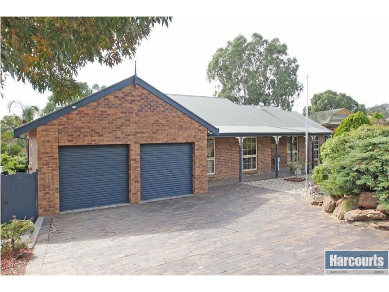 12 Crossdale Drive, Aberfoyle Park SA 5159
