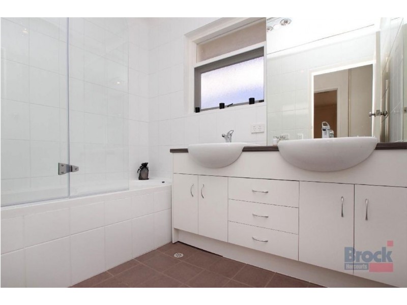 20 York Drive, Flagstaff Hill SA 5159