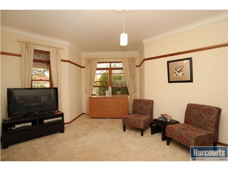 5 Horseshoe Drive, Woodcroft SA 5162