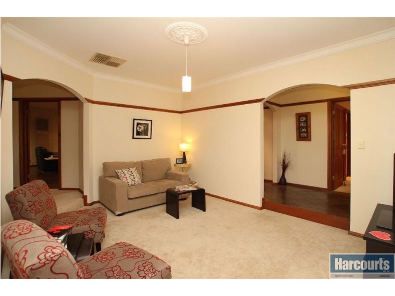 5 Horseshoe Drive, Woodcroft SA 5162