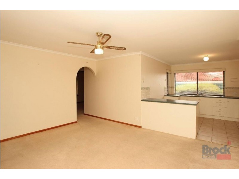 25 Parkes Avenue, Woodcroft SA 5162