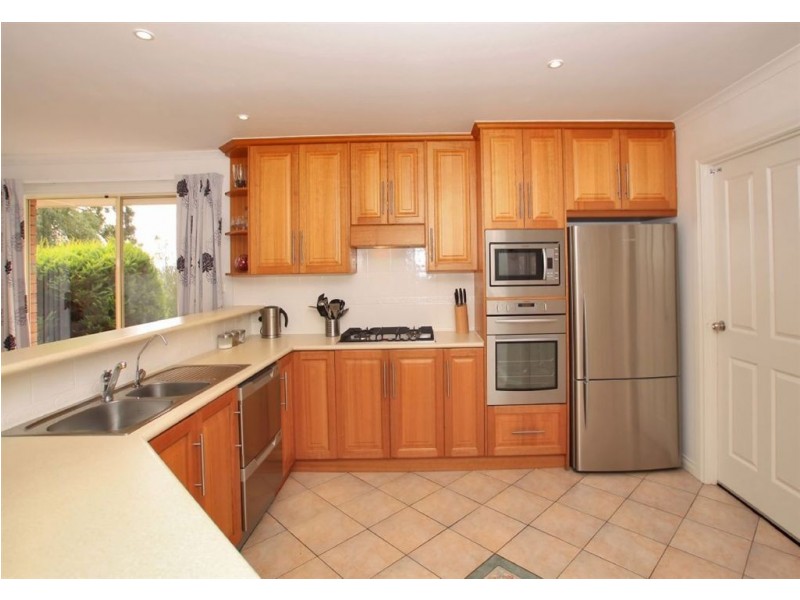 8 Corella Avenue, Chandlers Hill SA 5159