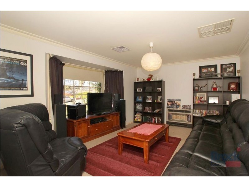 19 Parkes Avenue, Woodcroft SA 5162