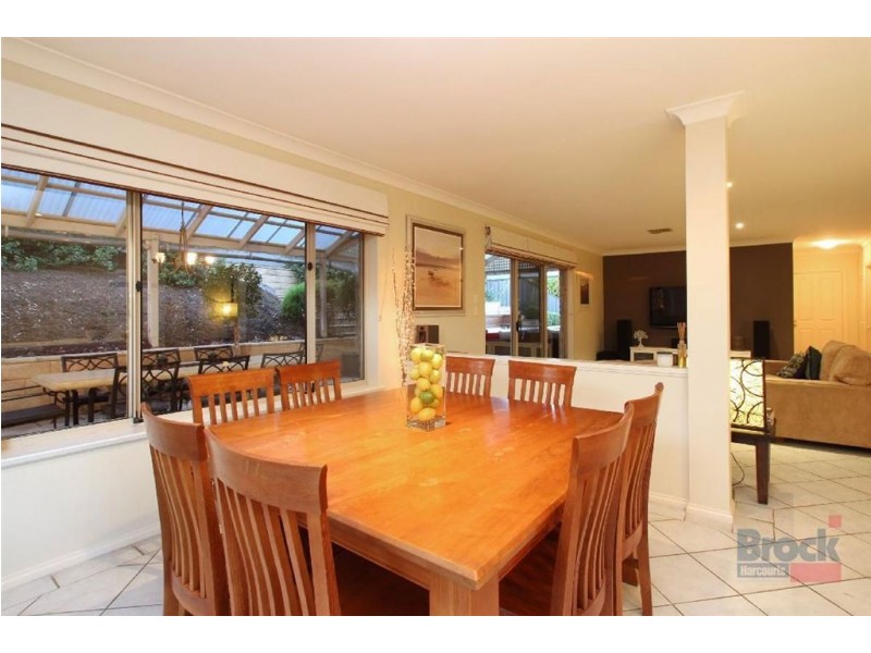 4 The Oaks Parade, Aberfoyle Park SA 5159